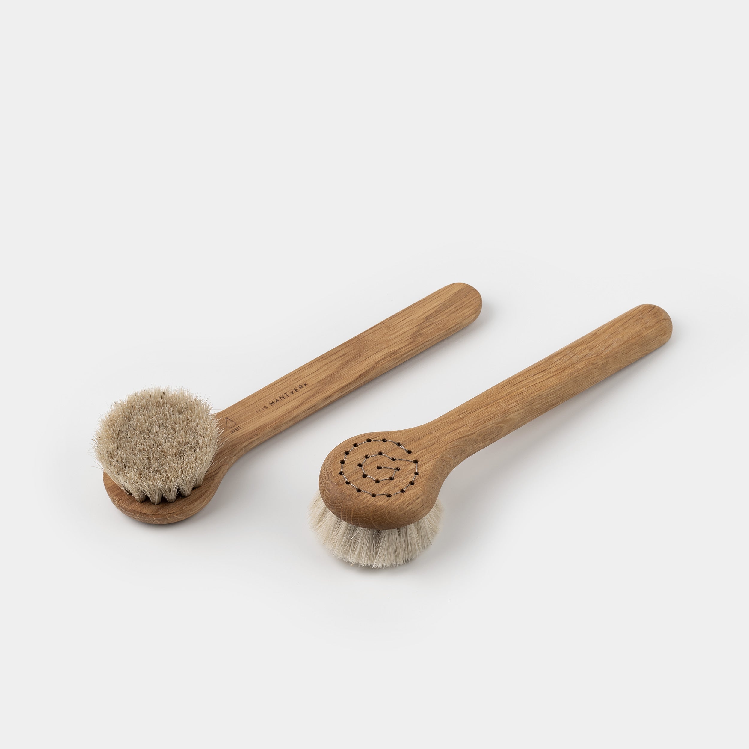 Iris Hantverk Face Brush – angle