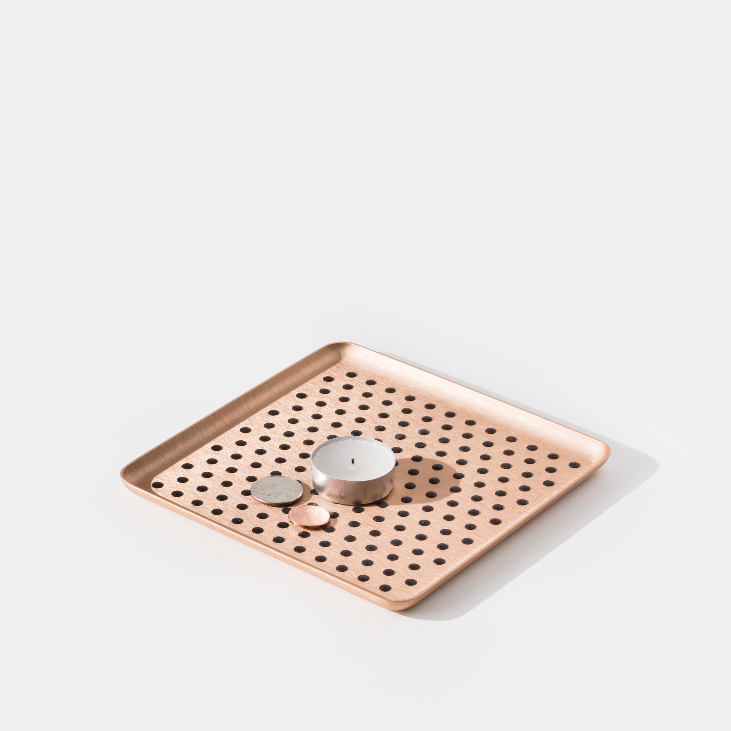 Kaymet Pressed Tray Gold Grip with tea light angle